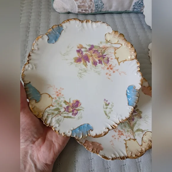 Antique 1880s Limoges French Porcelain Dessert Set of 4 Plates in Floral Motif - Picture 7 of 10